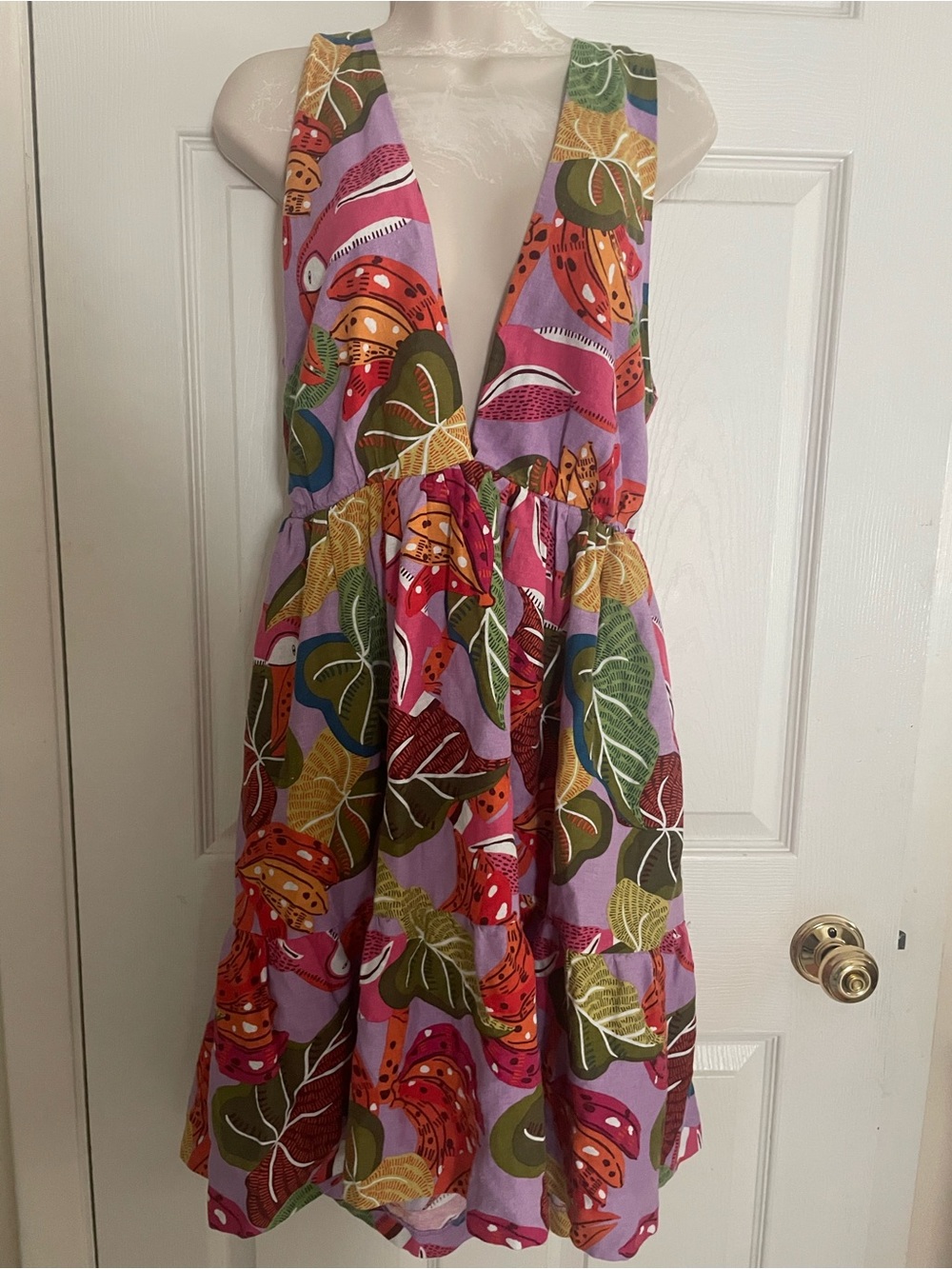 House of Harlow 1960โ Tropical Print Sleeveless V-Neck Sundress Multicolored